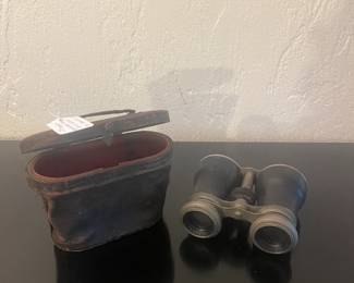 Vintage LE Jockey Club Paris Binoculars w/Case