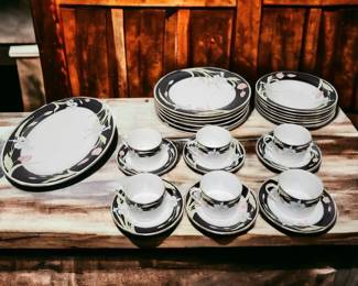 Fairfield China For 6 Including Serving Platter