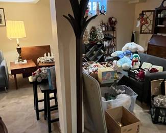 Art Deco coat rack with metal base....