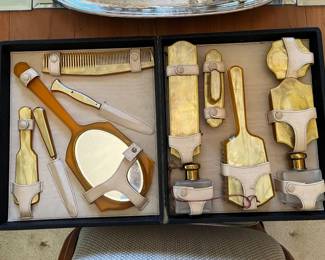 Vintage vanity set
