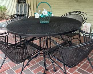 Woodard Patio table set