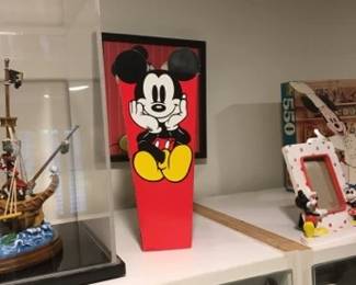 1993 Walt Disney world snack souvenir popcorn box