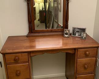 Maple dresser, 1930s!