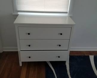 Contemporary three-drawer dresser