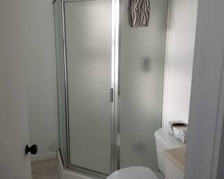 Corner shower