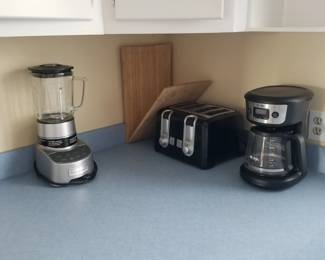 Cuisinart blender, Black & Decker toaster, Mr. Coffee coffee maker