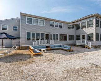 Contemporary patio/outdoor furniture