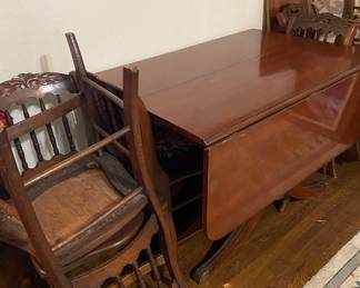 Duncan Phyfe table w/6 chairs