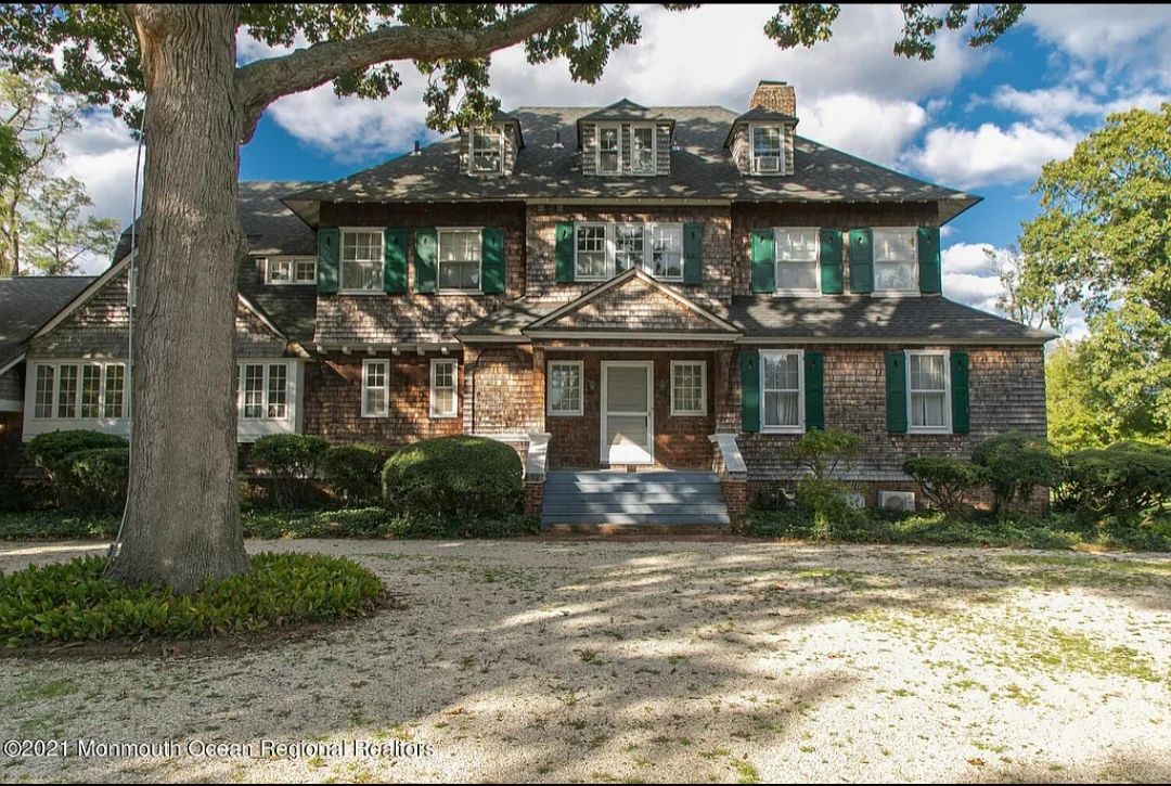 DONNA TO THE RESCUE Rumson Estate Sale starts on 10/13/2023