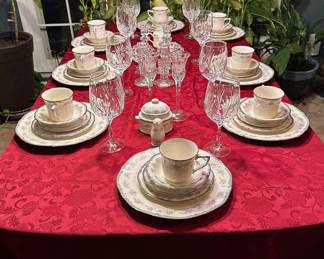 Noritake Traviata china service with 10 settings. Each setting includes dinner plate, salad/dessert plate, cup & saucer, and bowl with each settings