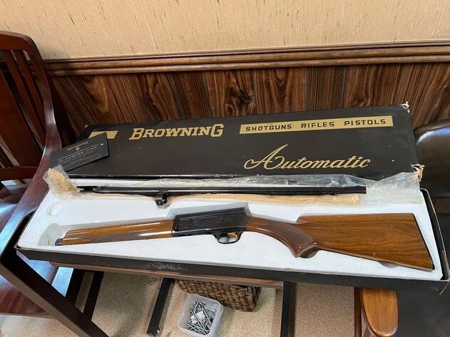 BROWNING SWEET 16 SEMI AUTO SHOTGUN