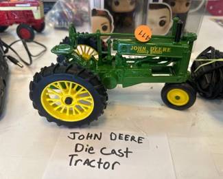 JOHN DEERE DIE CAST TRACTOR TOY