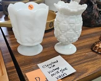 CLEVELAND USA VINTAGE MILK GLASS VASES