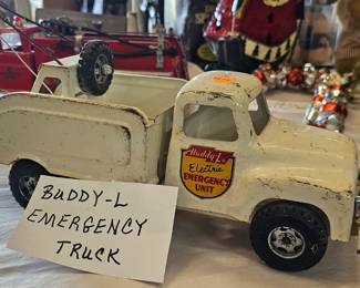 VINTAGE BUDDY L TRUCK 