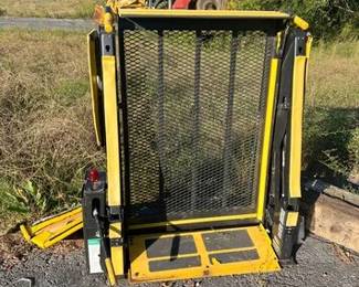 WHEELCHAIR LIFT