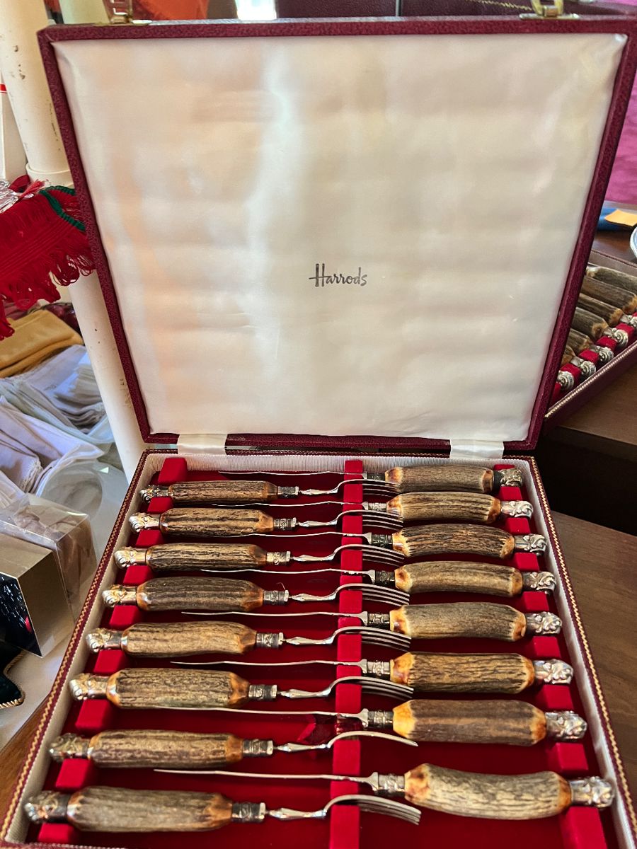 Spectacular Leawood, Estate Sale with Designer... starts on 10/26/2023