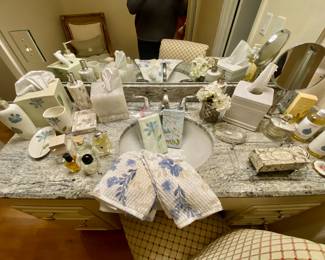 Bath accessory sets and linens
