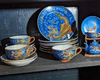 Japanese Dragon ware 20th Century Moriage