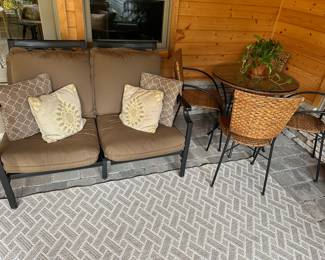 51" w x 31" d x 39" t