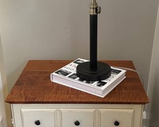 21.5" w x 16" d x 23" t