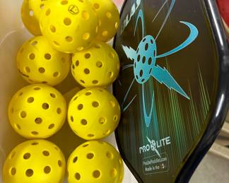 Blaster Pro Lite pickle ball paddle and balls