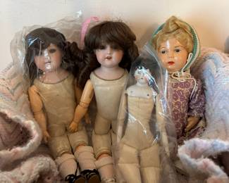 AM German dolls
