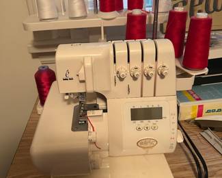 Babylock Eclipse BLE1LX serger machine