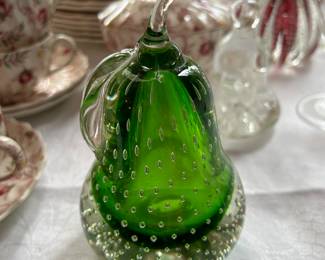 Art Glass Controlled Bubble Green Pear Paperweight