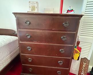 Vintage 5 drawer chest