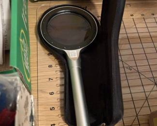 Magnifying Glasses Metal Magnifying Glass 5X 10X Handheld Magnifier with Light 12 LED