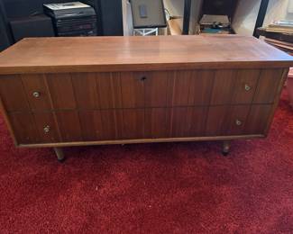 Mid-century modern 1961 Lane Cedar Chest