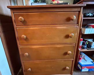 Maple 4 drawer chest