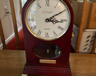 Danbury quartz mantle clock