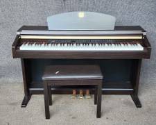 Yamaha Clarinova CLP-930 Piano & Piano Stool
