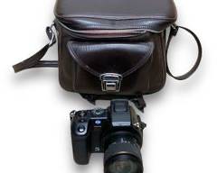 Konica Minolta 8MP Digital Camera Model: Dimage A200 w/ Leather Travel Case
