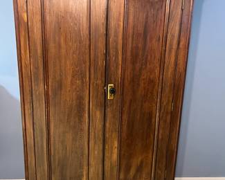 Armoire/Wardrobe