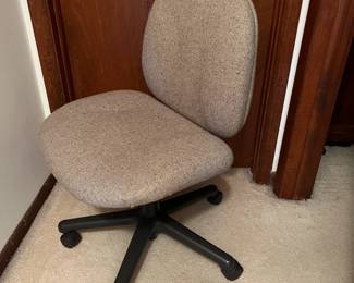 HON swivel office chair in beige tweed