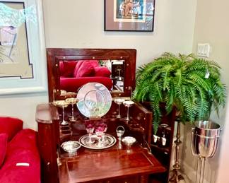 ASIAN BAR WITH TWO SIDES.