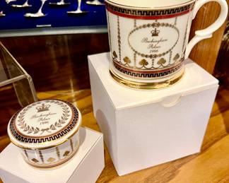 FUN BUCKINGHAM PALACE CHINA CUPS!