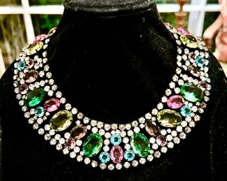 FANTASTIC COSTUME JEWELRY AS WELL!  MAKE A STATEMENT!