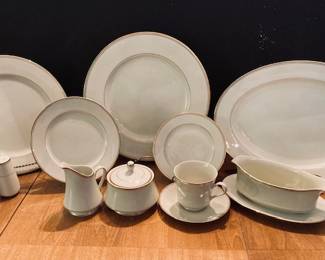 Ivory China Mikasa Trousdale Set. 74 Pc.