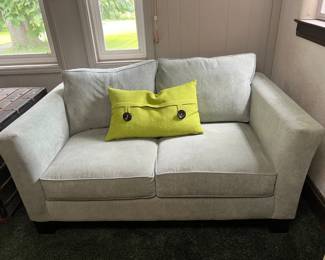 Grey Modern Loveseat With Accent Pillow