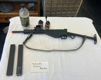 Automatic Electric BB Gun w/ Contents