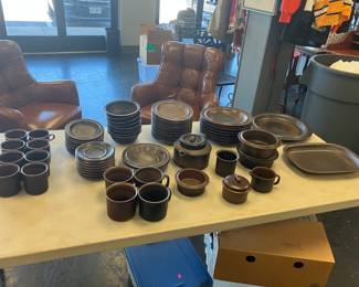 Ruska Stoneware 69pcs