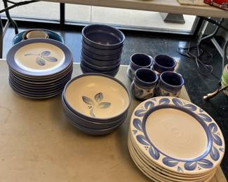 Pfaltzgraff 31pc Dishware Set