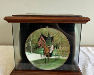 4 plate display with plates 