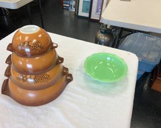 Pyrex Bowl Set