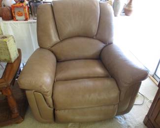 Electric reclining chair