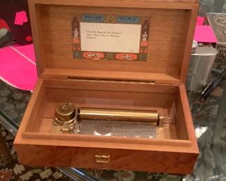 Reuge Music Box