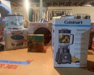Cuisinart blender, crock pot